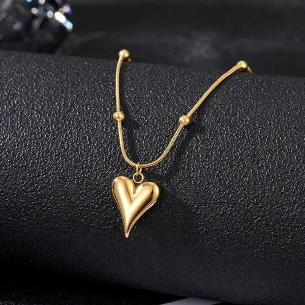 Elegant Gold Heart Pendant Necklace