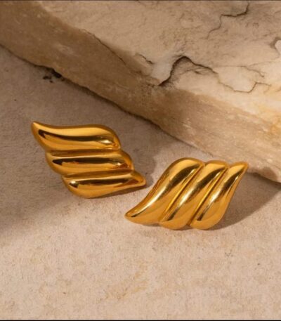Elegant Gold Wave Earrings