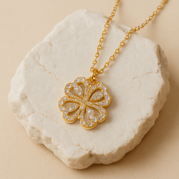 2-in-1 Magnetic four Clover Heart Pendant