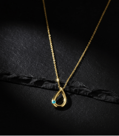 Gold Teardrop Pendant Necklace