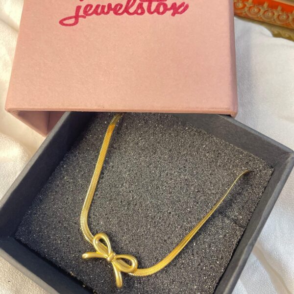 Gold Bow-Tie Snake Chain Necklace
