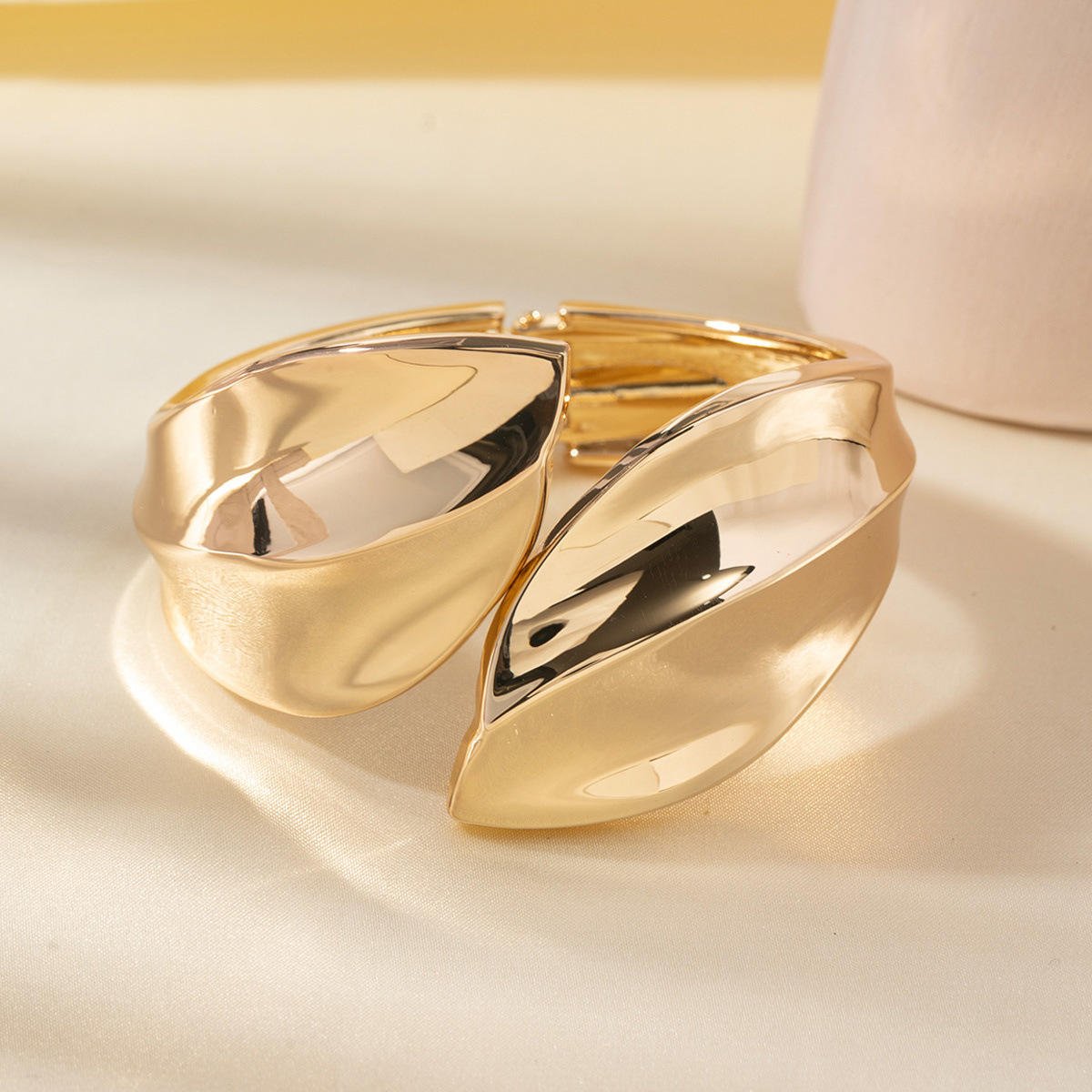 Gloss Leaf Cuff