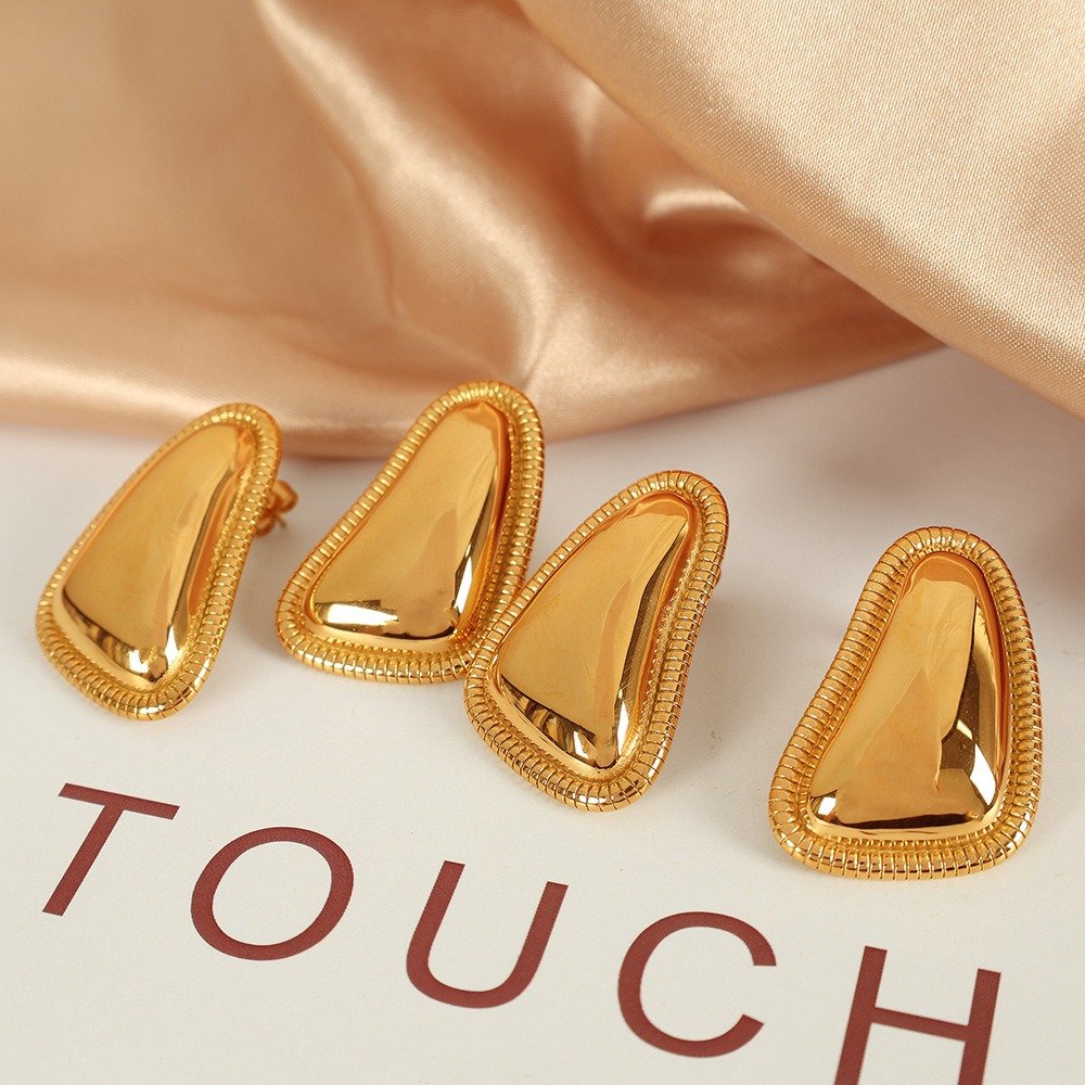 Vintage Gold Plated Teardrop Stud Earrings with Beaded Edge - Image 2