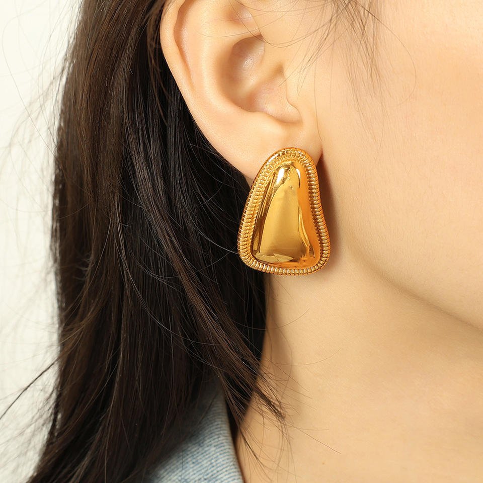 Vintage Gold Plated Teardrop Stud Earrings with Beaded Edge - Image 3